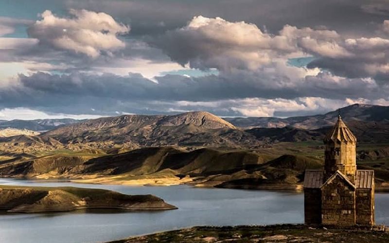 کلیساهای نزدیک چالدران