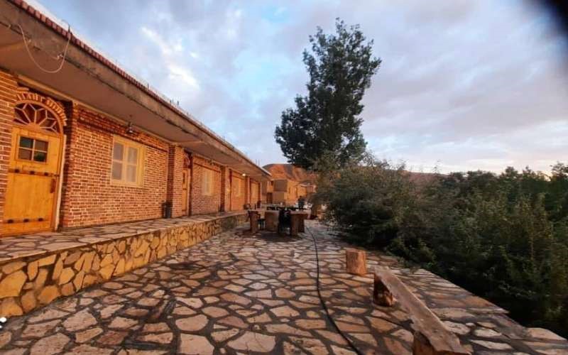 اقامتگاه بوم گردی آتر تکاب